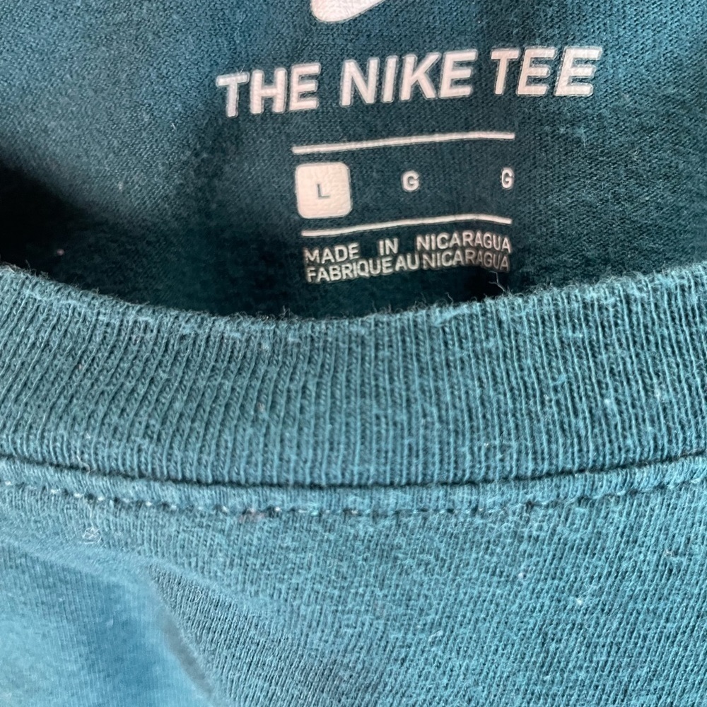 Nike tee - Picture 2 of 2